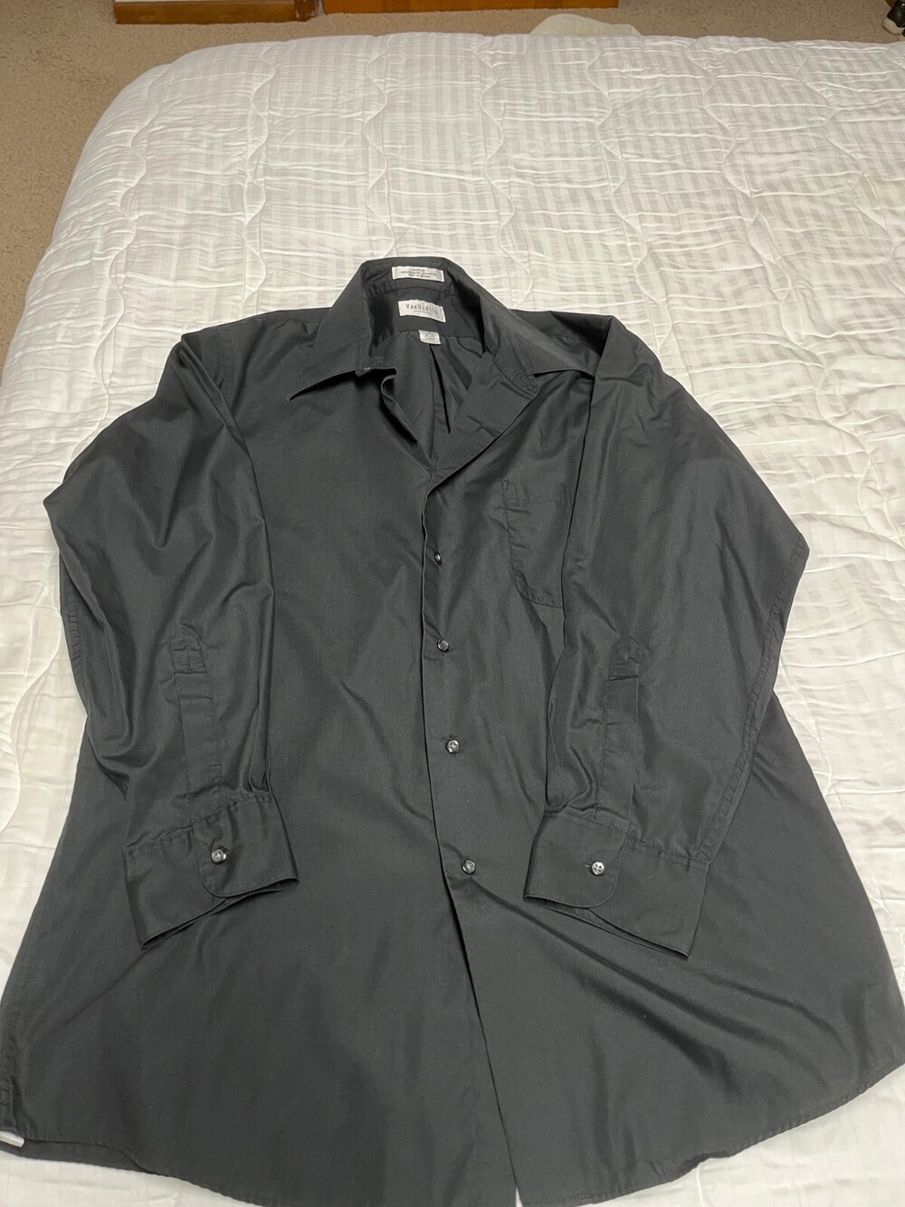 Van Huesen men's long sleeve dress shirt 16 - 32/33 black